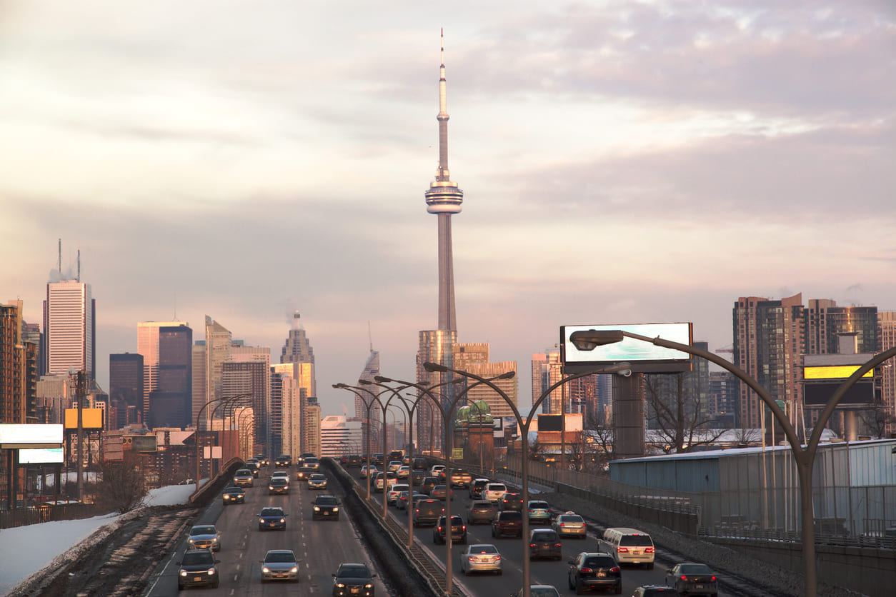 Why Renting a Car in Toronto Is Better Than Ride-Sharing